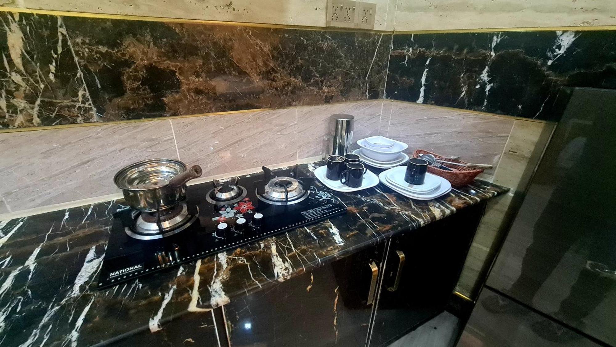 Smart Apartments & Hotel Lahore Ngoại thất bức ảnh