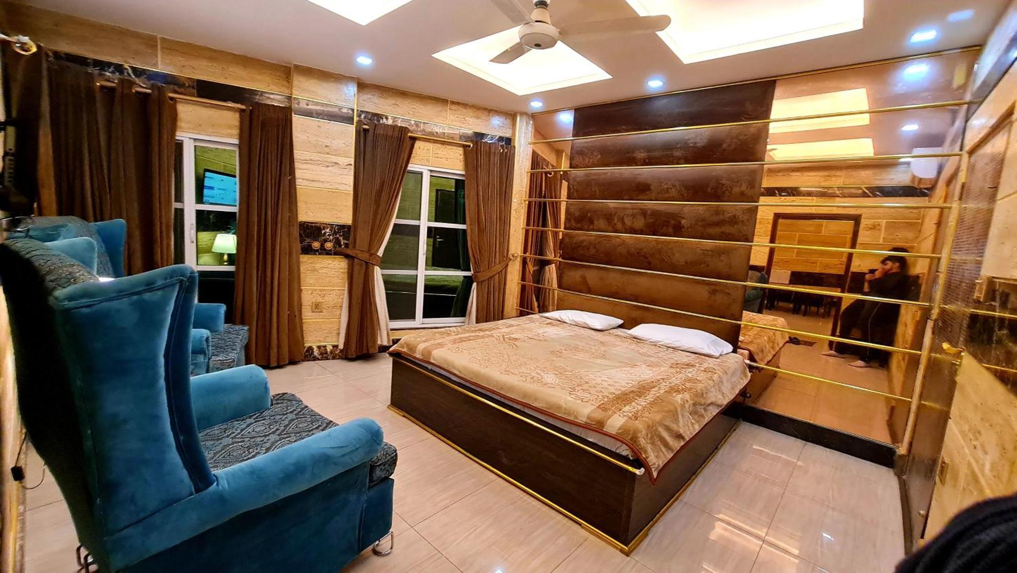 Smart Apartments & Hotel Lahore Ngoại thất bức ảnh