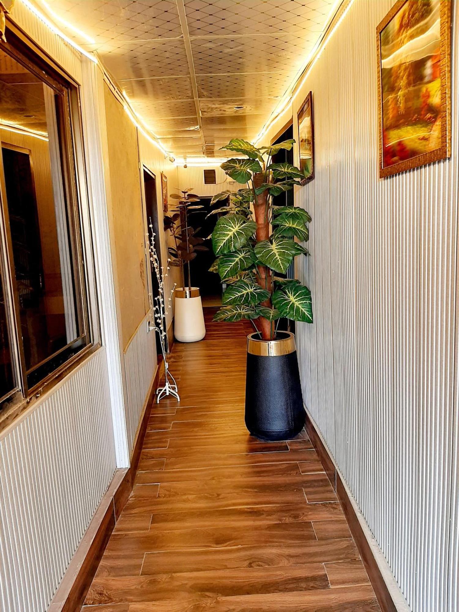 Smart Apartments & Hotel Lahore Ngoại thất bức ảnh